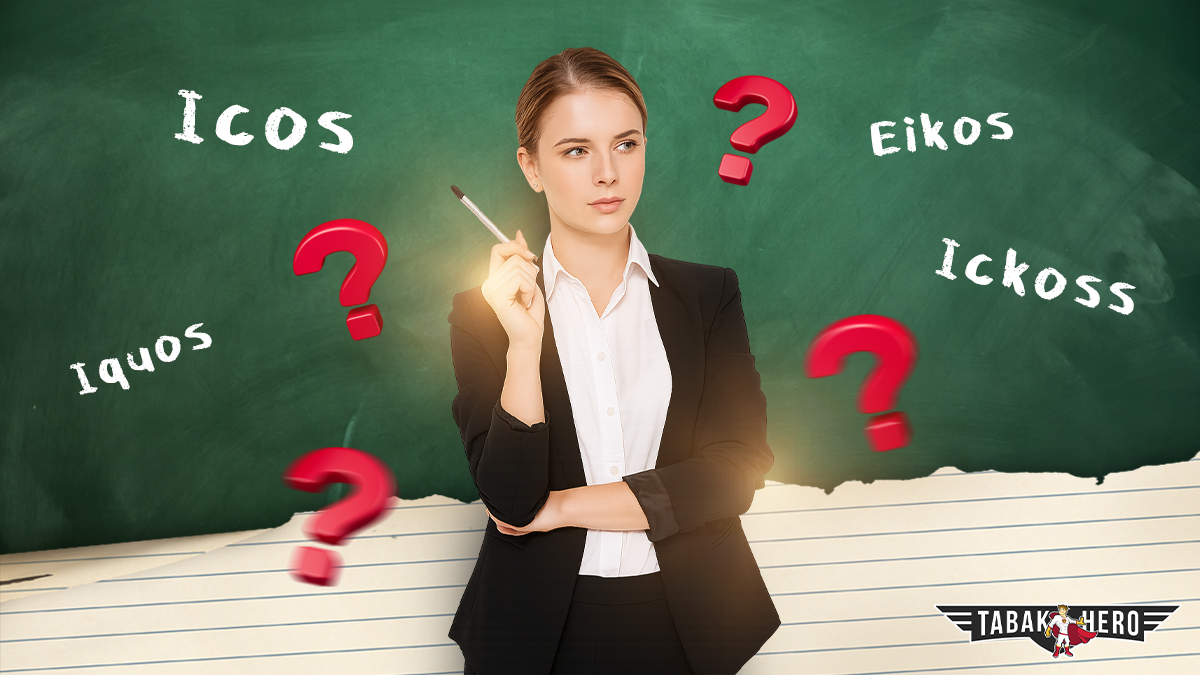 Wie spricht man IQOS richtig aus? – Symbolbild zur Ausspracheverwirrung Frau mit fragendem Blick vor Tafel mit verschiedenen Schreibweisen von IQOS und roten Fragezeichen
